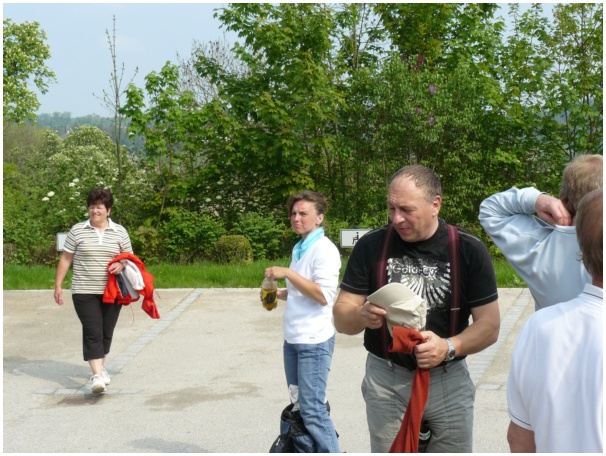 584x433 pixels (146K)